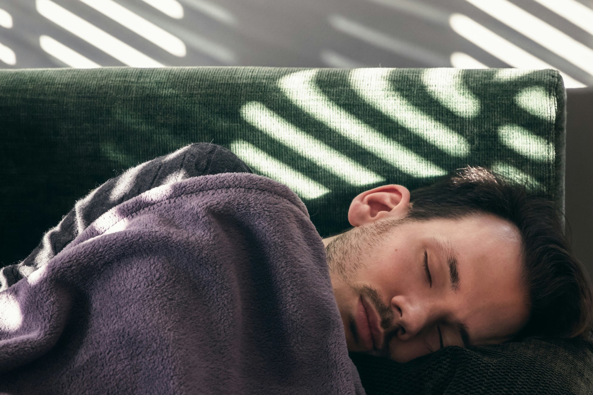 Sleep refreshed with Zeus Anti-snoring system